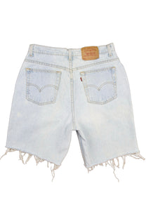 Vintage Levi’s Shorts • 32 mens / 30 wmns