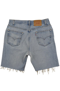 Vintage Levi’s Shorts • 34 mens / 32 wmns
