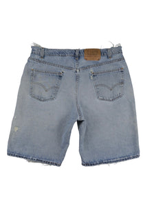 Vintage Levi’s Shorts • 36 mens / 34 wmns
