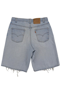 Vintage Levi’s Shorts • 36 mens / 34 wmns