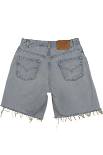 Vintage Levi’s Shorts • 30 mens / 28 wmns