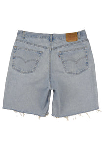 Vintage Levi’s Shorts • 38 mens / 36 wmns