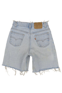 Vintage Levi’s Shorts • 24 wmns