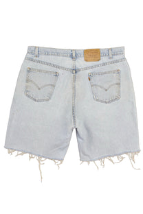 Vintage Levi’s Shorts • 38 mens / 36 wmns