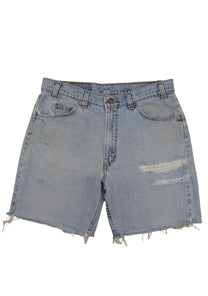 Vintage Levi’s Shorts • 32 mens / 30 wmns