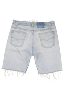 Vintage Levi’s Shorts • 33 mens / 31 wmns