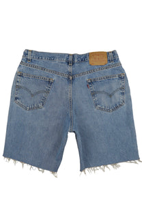 Vintage Levi’s Shorts • 34 mens / 32 wmns