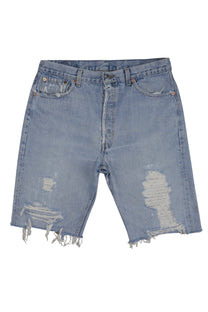 Vintage Levi’s Shorts • 33 mens / 31 wmns