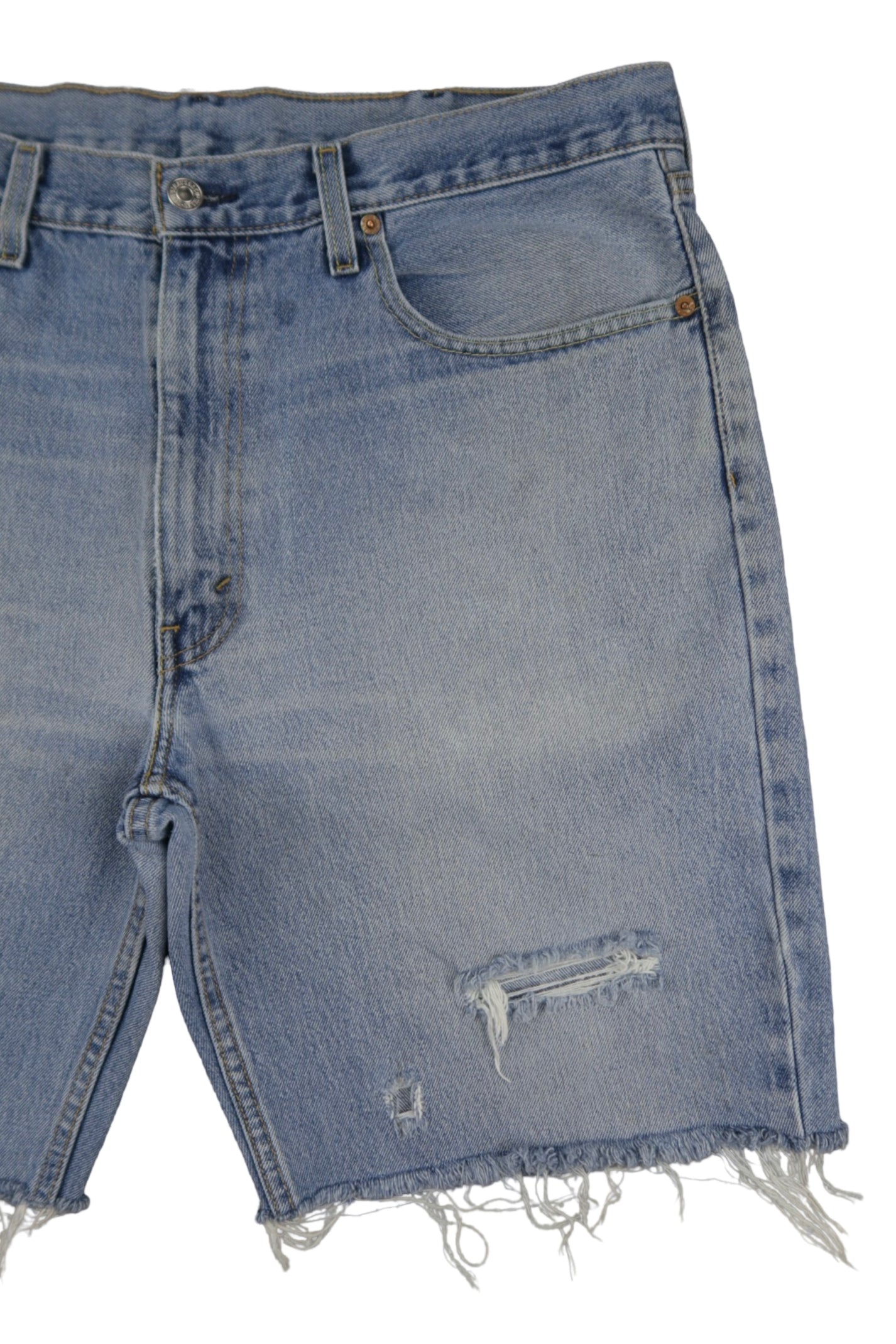 Vintage Levi’s Shorts • 38 mens / 36 wmns