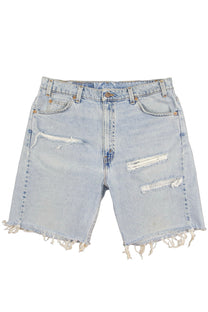 Vintage Levi’s Shorts • 34 mens / 32 wmns