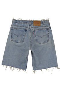 Vintage Levi’s Shorts • 32 mens / 30 wmns