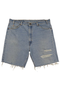 Vintage Levi’s Shorts • 40 mens / 38 wmns