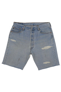Vintage Levi’s Shorts • 33 mens / 31 wmns