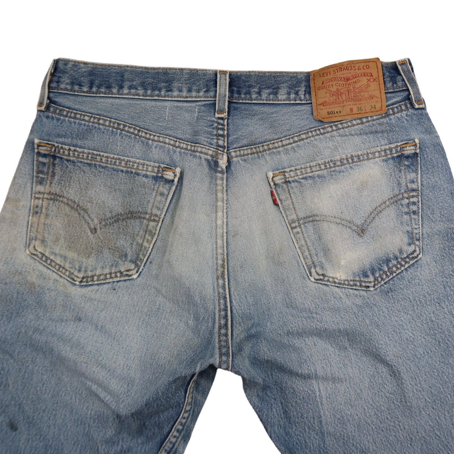 Vintage Levi’s Shorts • 32 mens / 30 wmns