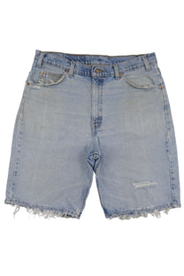Vintage Levi’s Shorts • 36 mens / 34 wmns