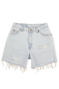 Vintage Levi’s Shorts • 27 wmns
