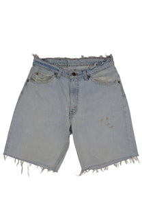 Vintage Levi’s Shorts • 31 mens / 29 wmns