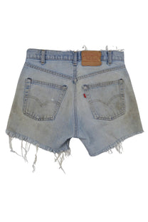 Vintage Levi’s Shorts • 30 wmns