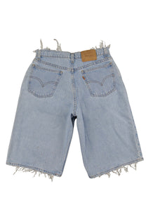 Vintage Levi’s Shorts • 29 mens / 27 wmns