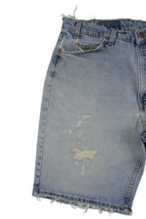 Vintage Levi’s Shorts • 36 mens / 34 wmns