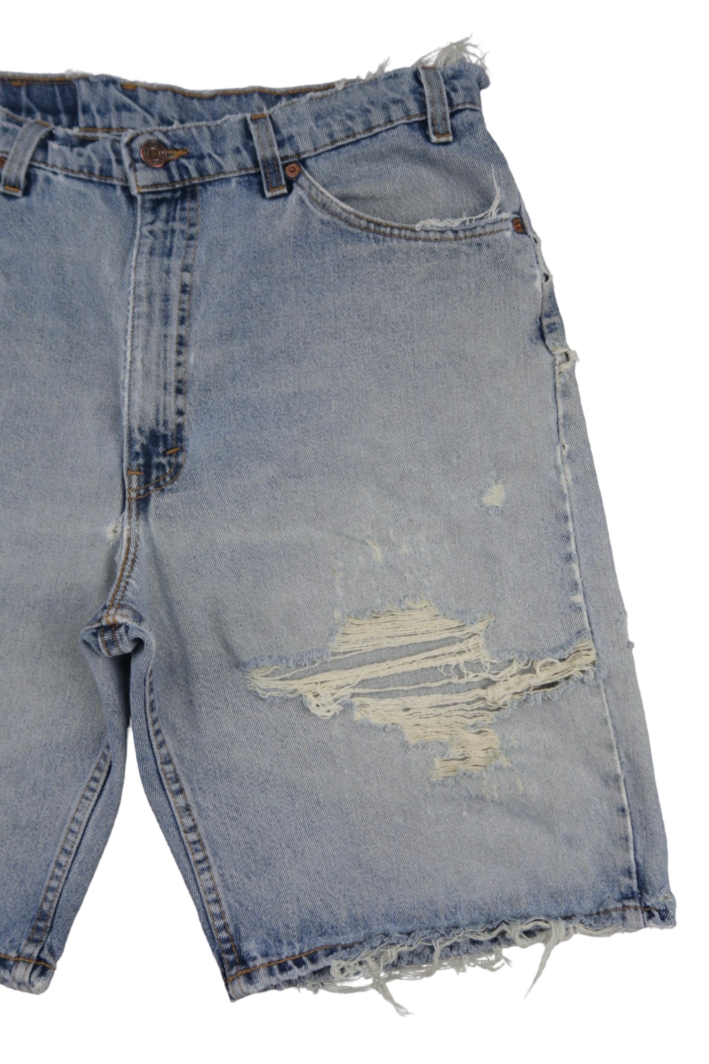 Vintage Levi’s Shorts • 36 mens / 34 wmns