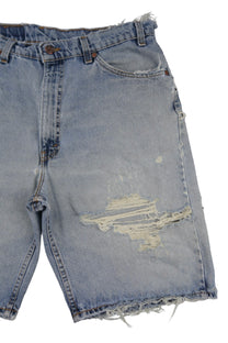 Vintage Levi’s Shorts • 36 mens / 34 wmns