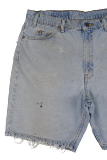 Vintage Levi’s Shorts • 36 mens / 34 wmns