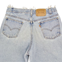 Vintage Levi’s Shorts • 32 mens / 30 wmns