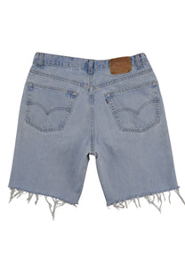 Vintage Levi’s Shorts • 36 mens / 34 wmns