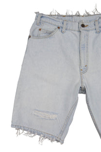 Vintage Levi’s Shorts • 32 mens / 30 wmns