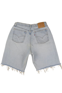 Vintage Levi’s Shorts • 32 mens / 30 wmns