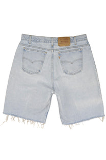 Vintage Levi’s Shorts • 34 mens / 32 wmns