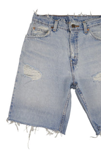 Vintage Levi’s Shorts • 27 wmns