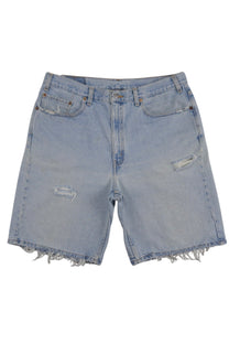 Vintage Levi’s Shorts • 36 mens / 34 wmns