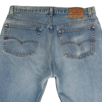 Vintage Levi’s • 34 men’s / 32 wmns