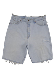 Vintage Levi’s Shorts • 38 mens / 36 wmns