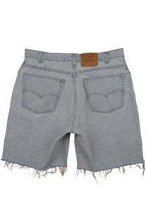 Vintage Levi’s Shorts • 38 mens / 36 wmns