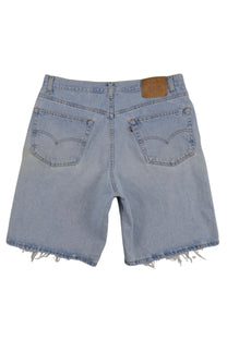 Vintage Levi’s Shorts • 36 mens / 34 wmns