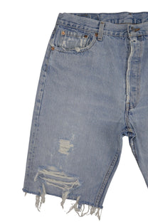 Vintage Levi’s Shorts • 33 mens / 31 wmns