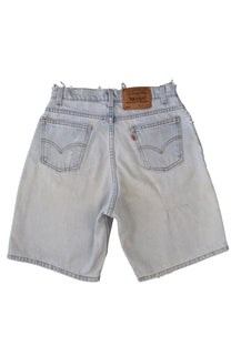 Vintage Levi’s Shorts • 28 wmns