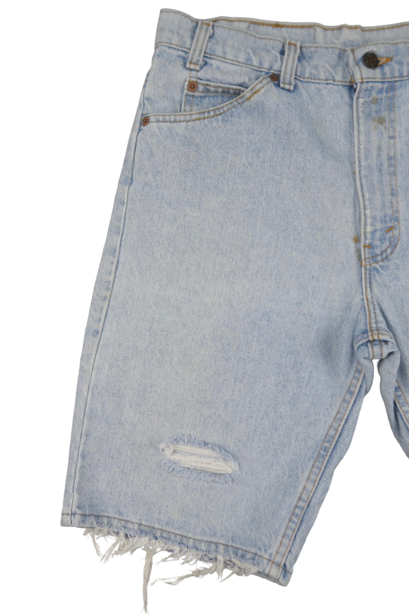 Vintage Levi’s Shorts • 32 mens / 30 wmns