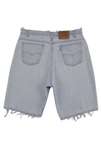 Vintage Levi’s Shorts • 38 mens / 36 wmns
