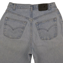 Vintage Levi’s Shorts • 28 mens / 26 wmns