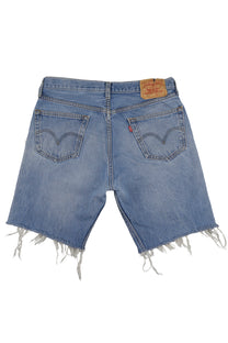 Vintage Levi’s Shorts • 32 mens / 30 wmns