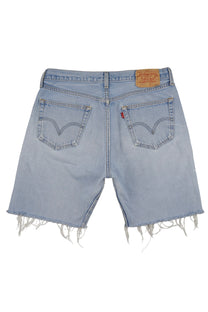 Vintage Levi’s Shorts • 32 mens / 30 wmns