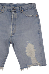 Vintage Levi’s Shorts • 33 mens / 31 wmns