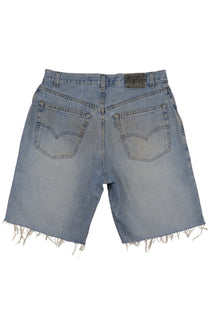 Vintage Levi’s Shorts • 34 mens / 32 wmns
