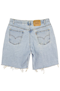 Vintage Levi’s Shorts • 36 mens / 34 wmns