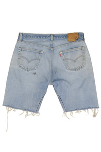 Vintage Levi’s Shorts • 36 mens / 34 wmns