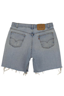Vintage Levi’s Shorts • 32 mens / 30 wmns